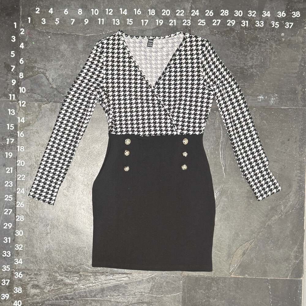 SHEIN Houndstooth Print Surplice Neck Bodycon Dress with Button Detail